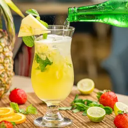 Pineapple With Mint Juice